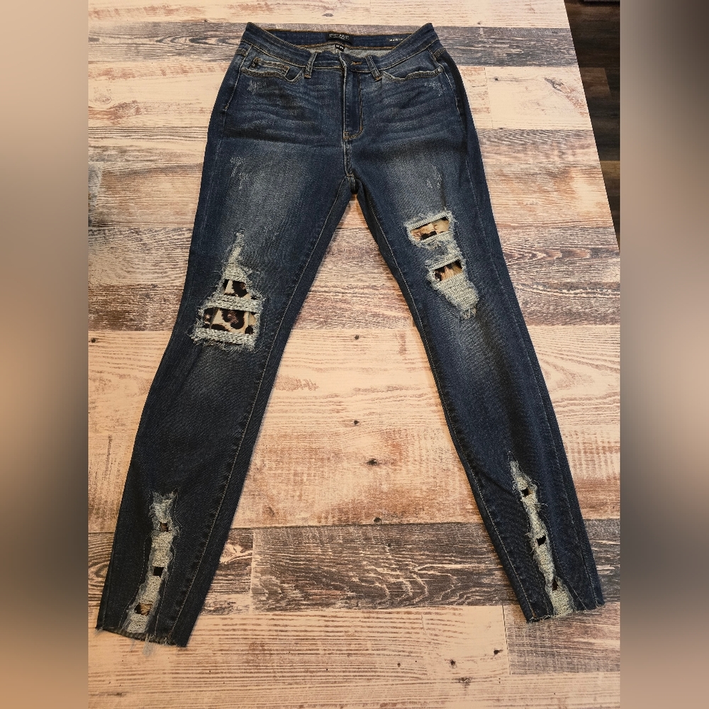 Size 9/29 Judy Blue Skinny Jeans w/ animal print accent